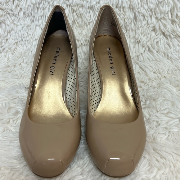 Madden Pumps - Picture 2 of 6